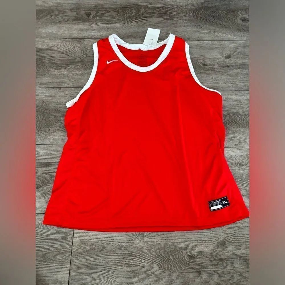 Nike woman’s basketball jersey NWT